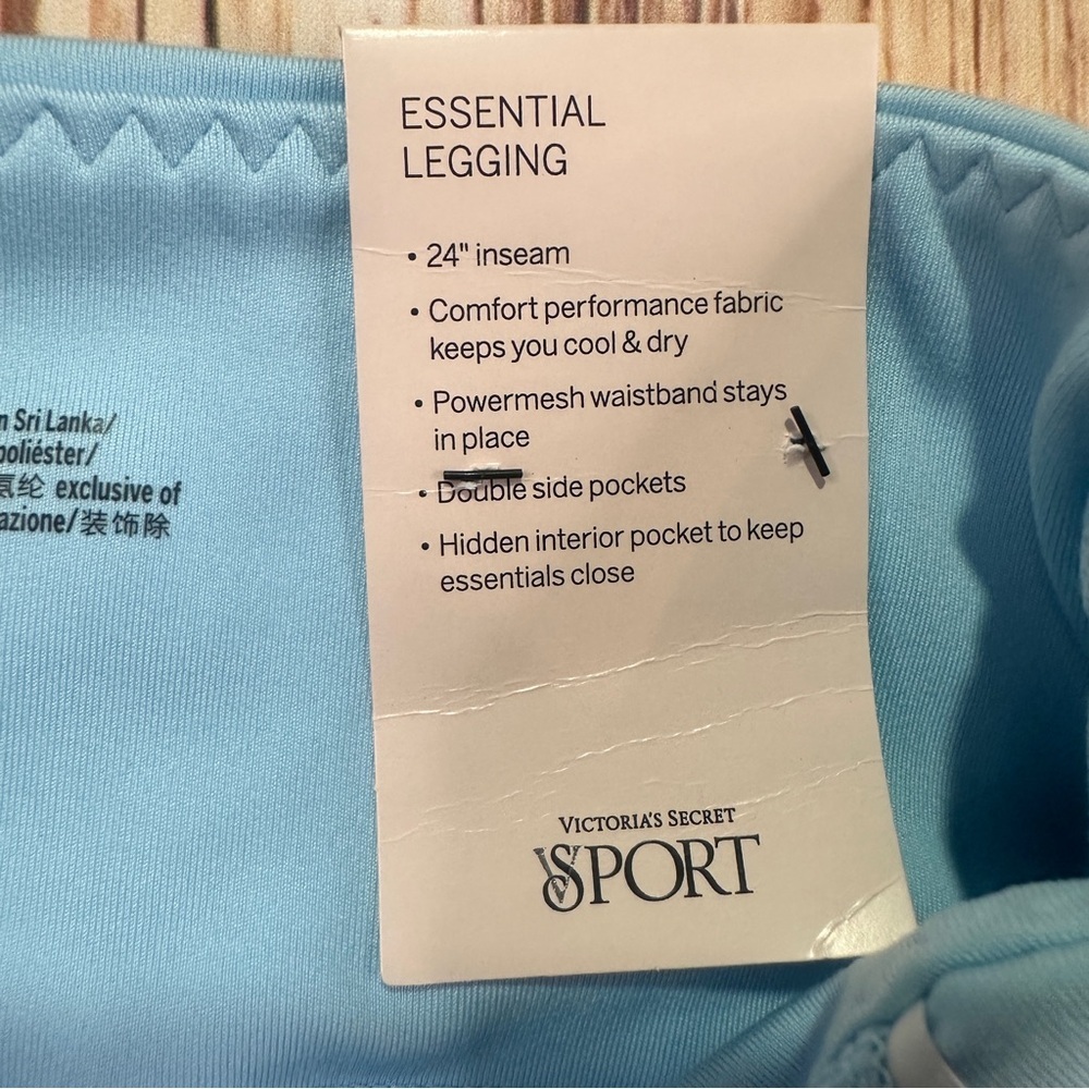 NWT Victoria’s Secret Essential Legging Size Medium - Picture 7 of 15
